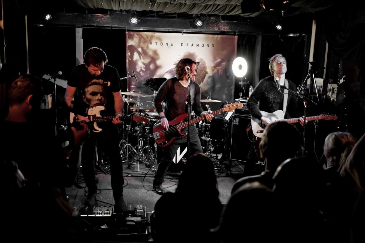 phoenix-prerelease-concert-blue-shell_02